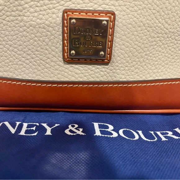 🌟Authentic Dooney & Bourke Pebble Grain Zip Zip Satchel 🌟 - Picture 6 of 11